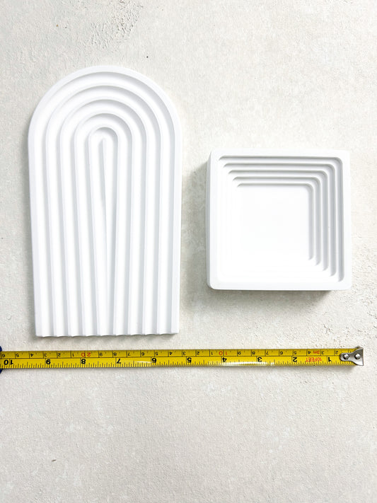 Set of 2 white flat lay dishes Ring Dish